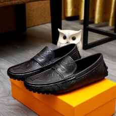 Louis Vuitton Low Shoes